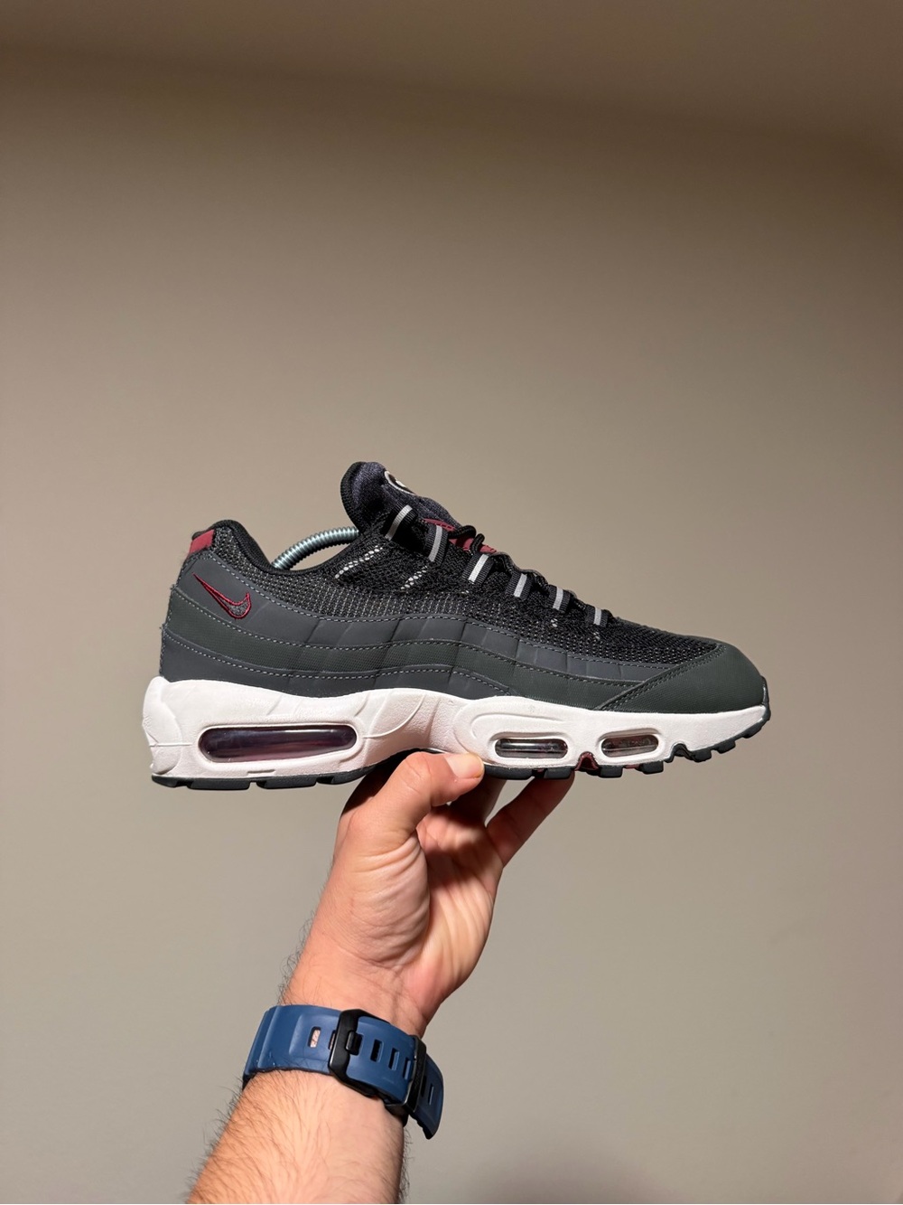 Nike Air Max 95 Men’s Low Top Mesh Sneakers ‘Anthracite Team Red’ DQ3982-001
